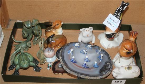 Collection of 15 models of frogs, birds and other animals